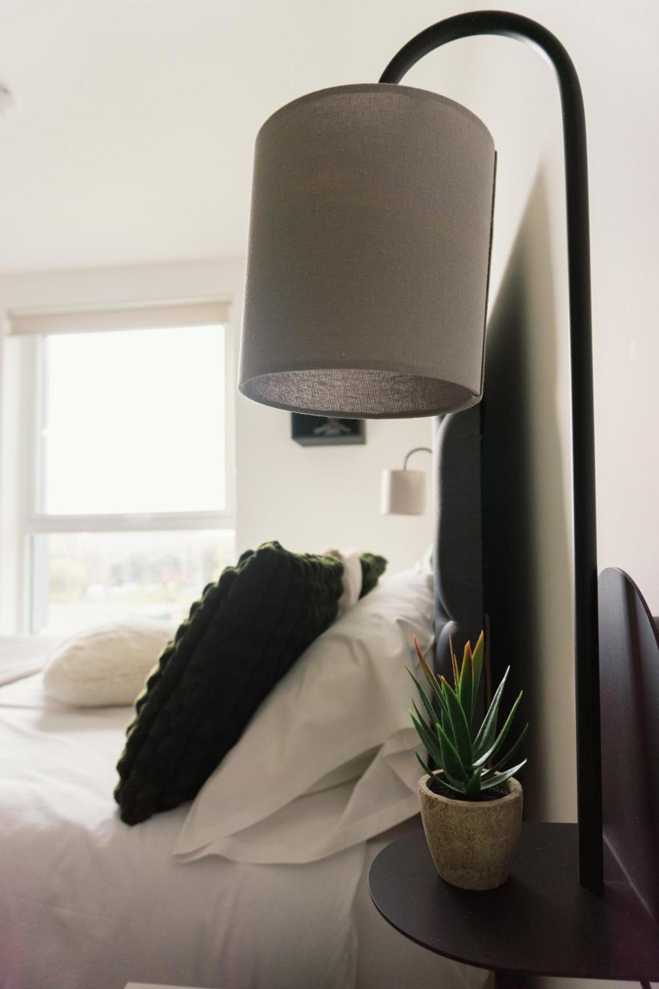 Manchester'S Luxurious 2-Bed Haven With Balcony - Canal Views & Proximity To Manchester United Kültér fotó