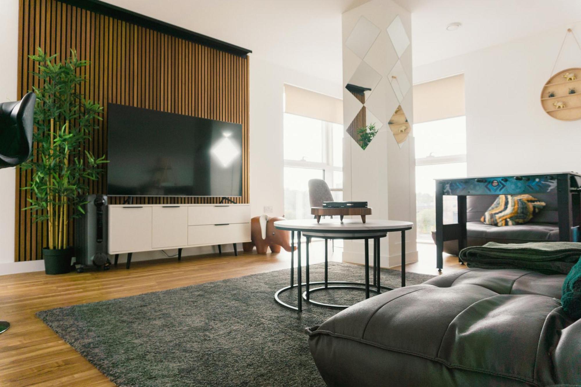 Manchester'S Luxurious 2-Bed Haven With Balcony - Canal Views & Proximity To Manchester United Kültér fotó