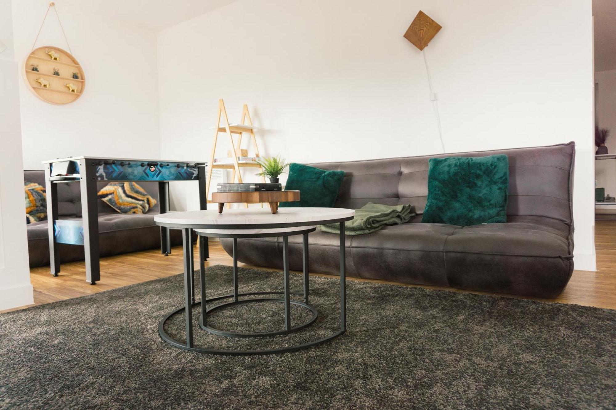 Manchester'S Luxurious 2-Bed Haven With Balcony - Canal Views & Proximity To Manchester United Kültér fotó