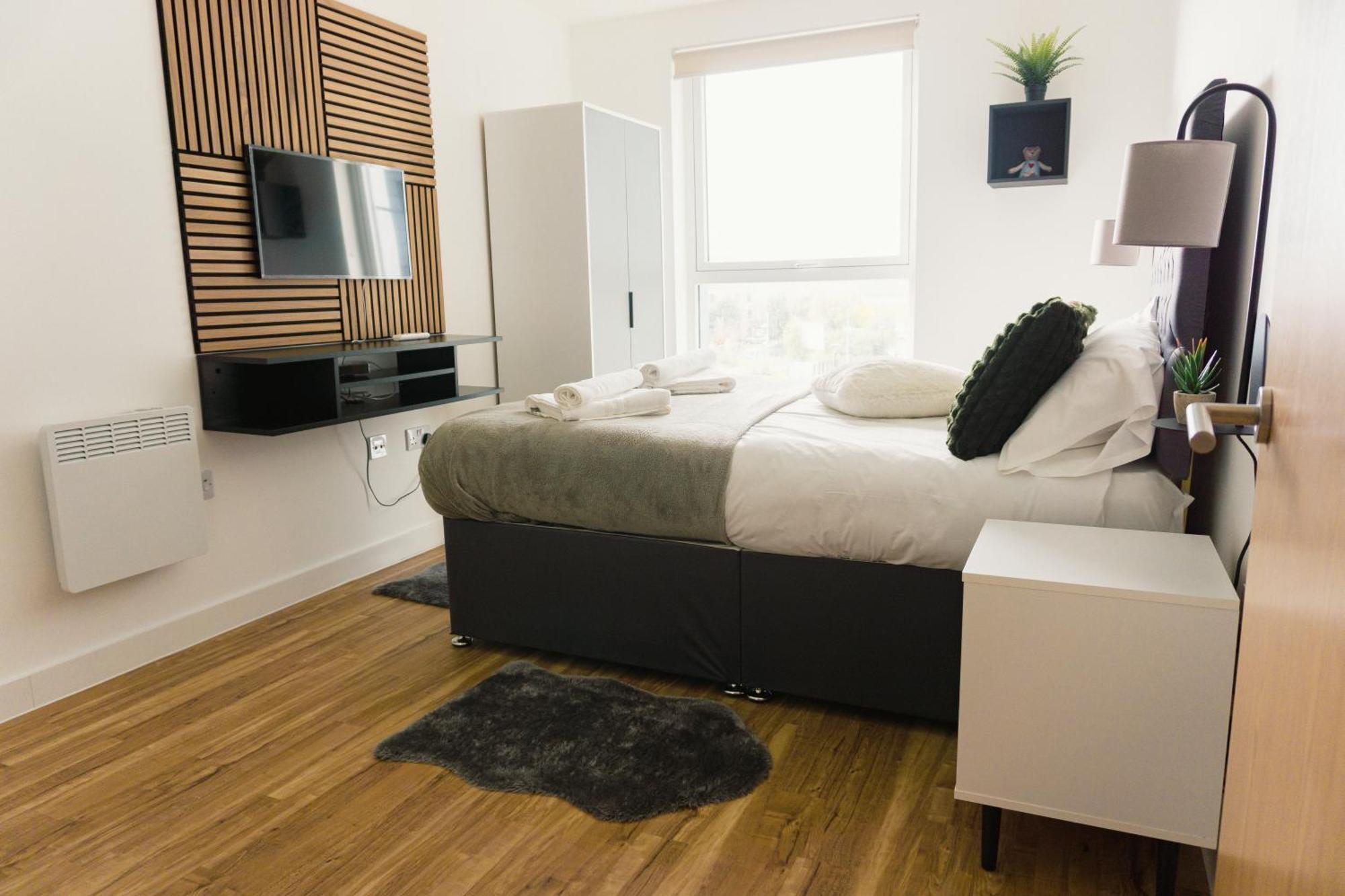 Manchester'S Luxurious 2-Bed Haven With Balcony - Canal Views & Proximity To Manchester United Kültér fotó