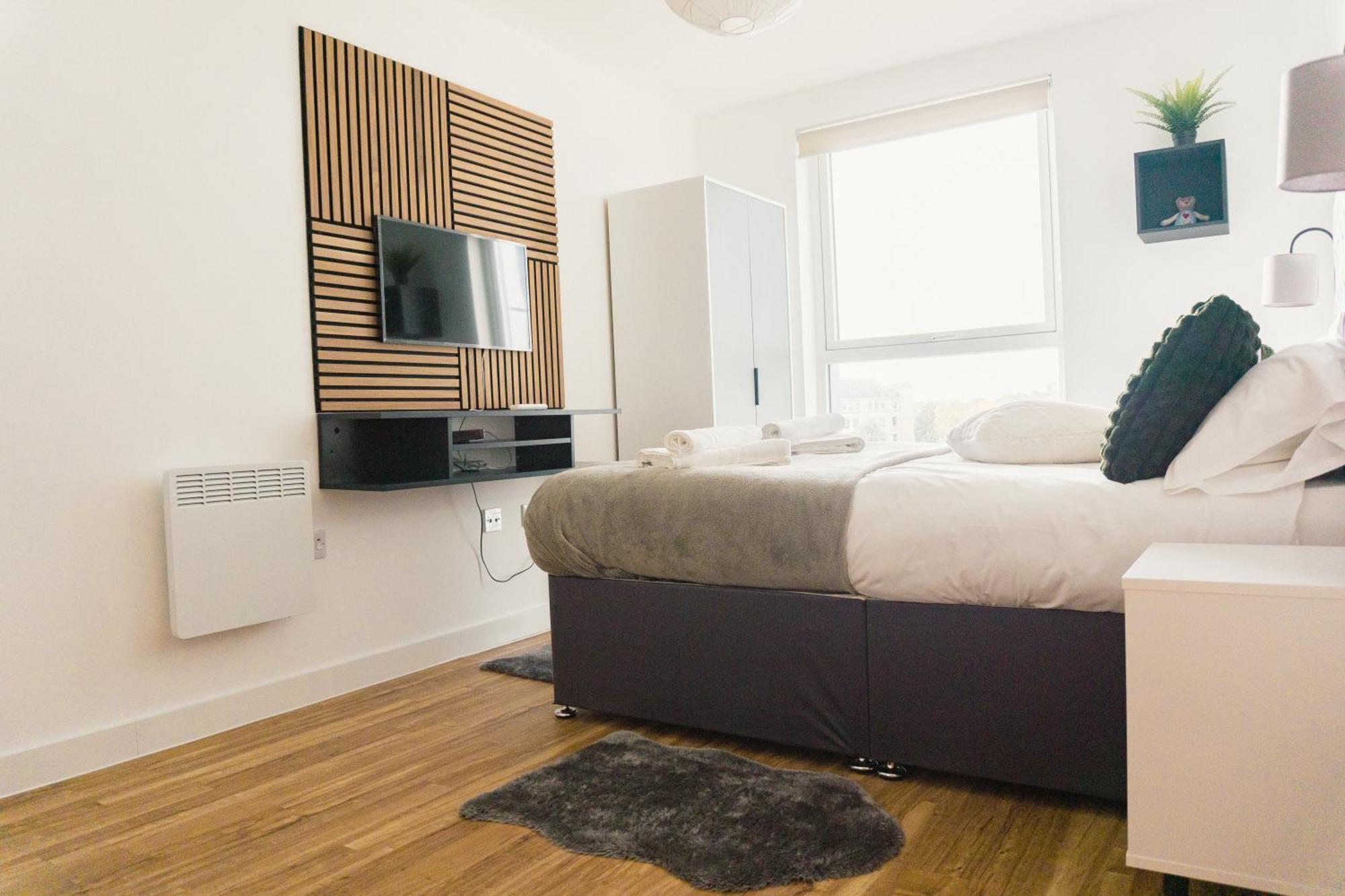 Manchester'S Luxurious 2-Bed Haven With Balcony - Canal Views & Proximity To Manchester United Kültér fotó