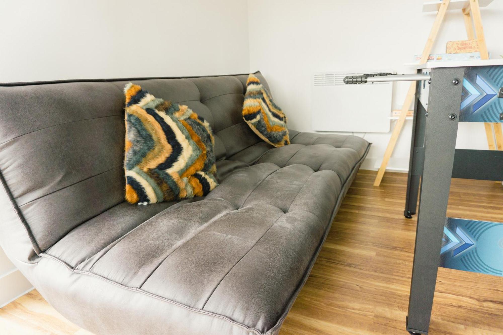 Manchester'S Luxurious 2-Bed Haven With Balcony - Canal Views & Proximity To Manchester United Kültér fotó