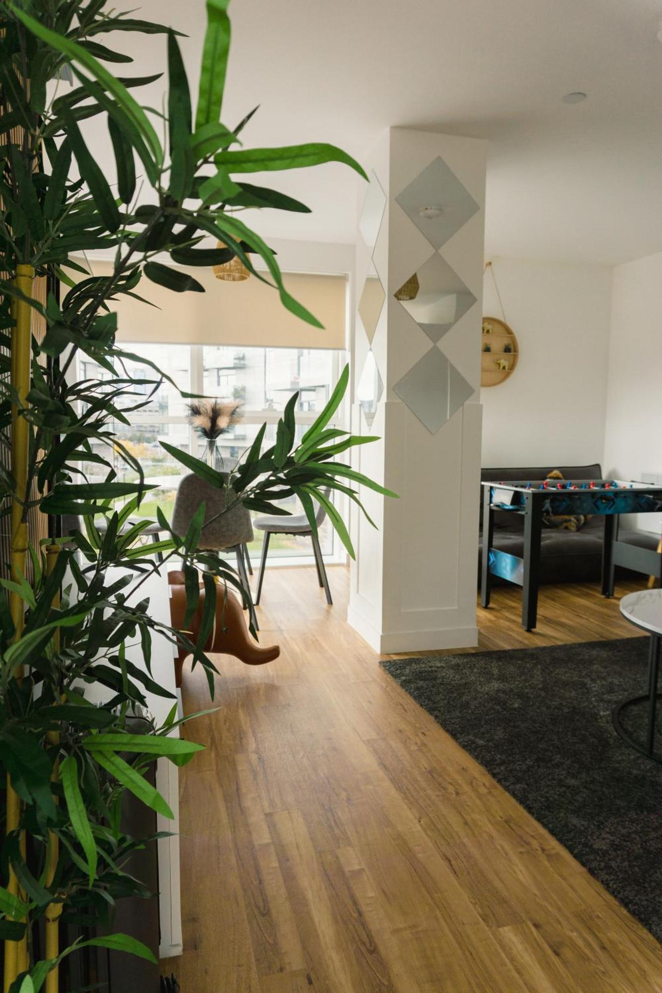Manchester'S Luxurious 2-Bed Haven With Balcony - Canal Views & Proximity To Manchester United Kültér fotó