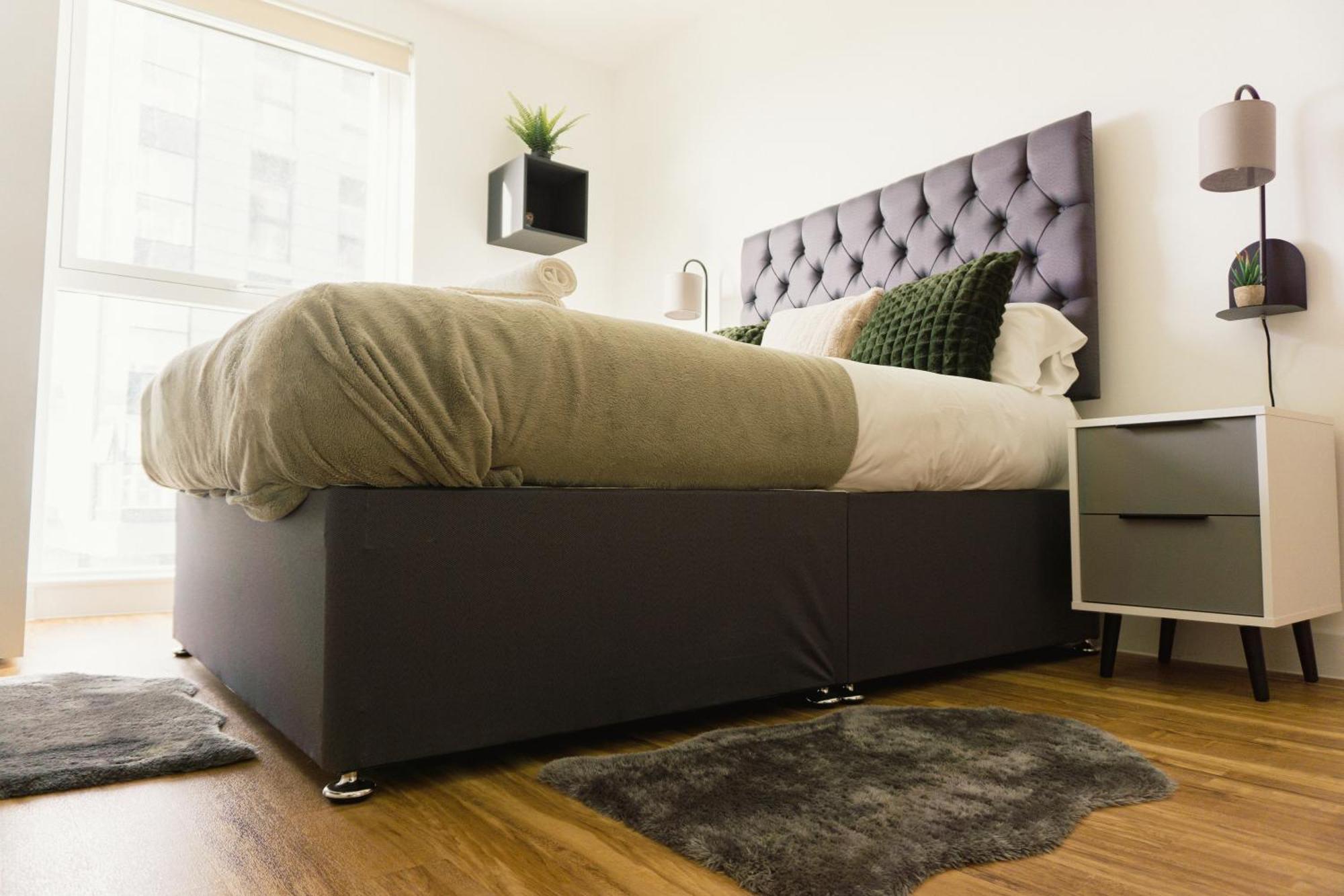 Manchester'S Luxurious 2-Bed Haven With Balcony - Canal Views & Proximity To Manchester United Kültér fotó