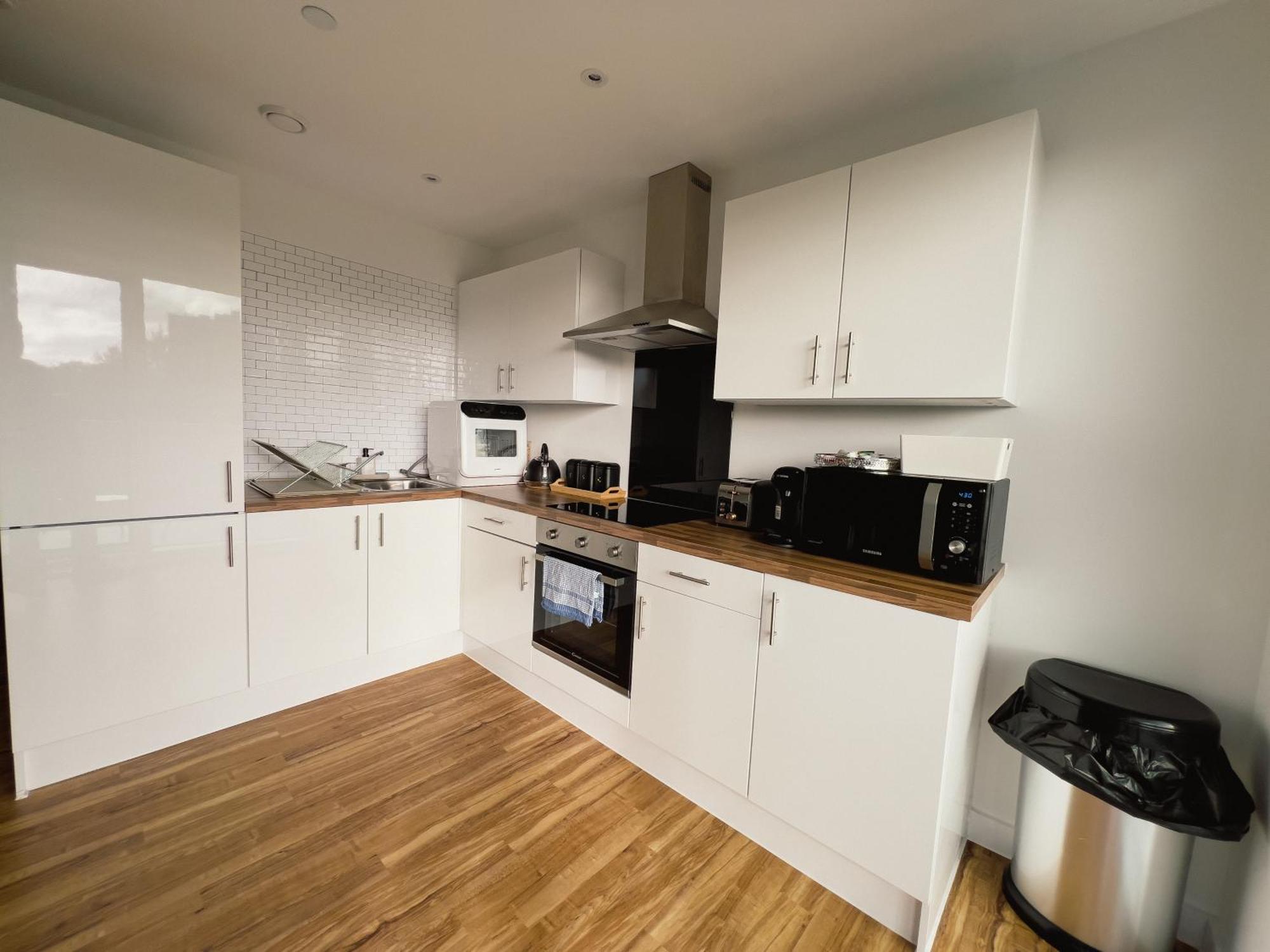 Manchester'S Luxurious 2-Bed Haven With Balcony - Canal Views & Proximity To Manchester United Kültér fotó